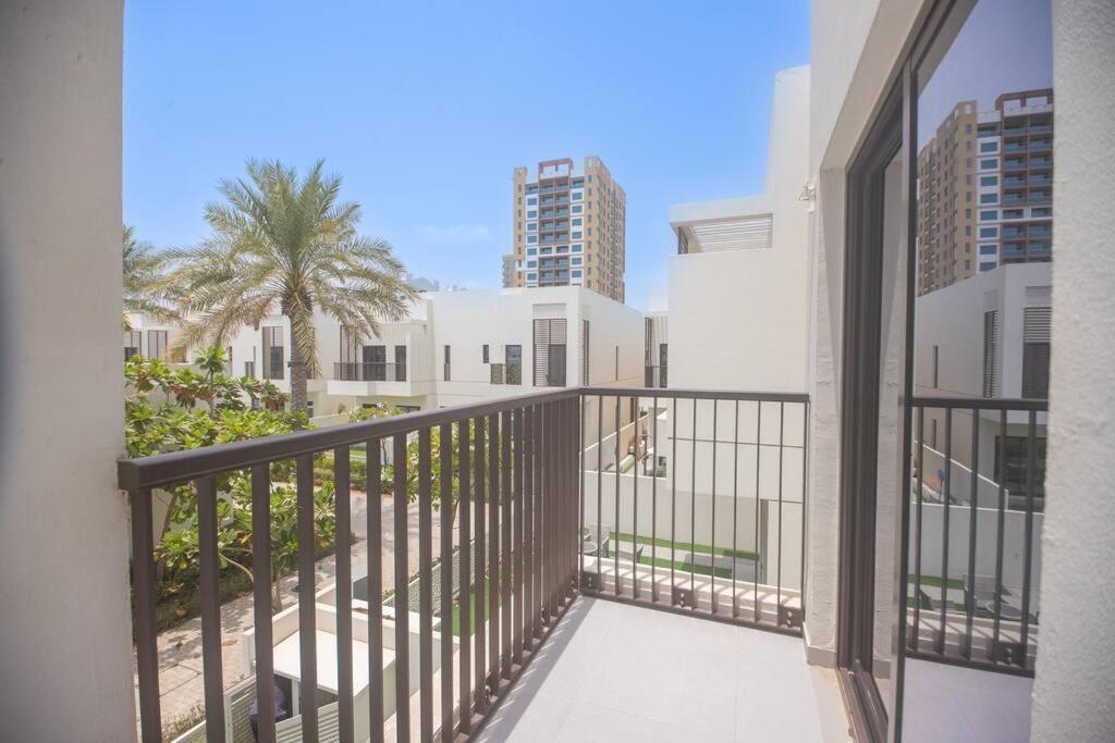 Luxury 3 Bdr Villa By The Sea 54 Fujairah Exterior photo