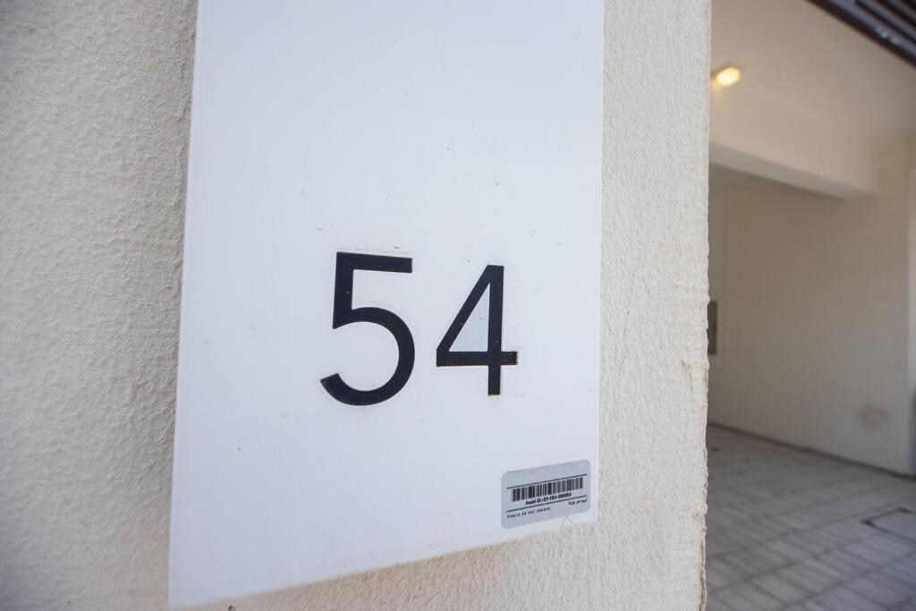 Luxury 3 Bdr Villa By The Sea 54 Fujairah Exterior photo